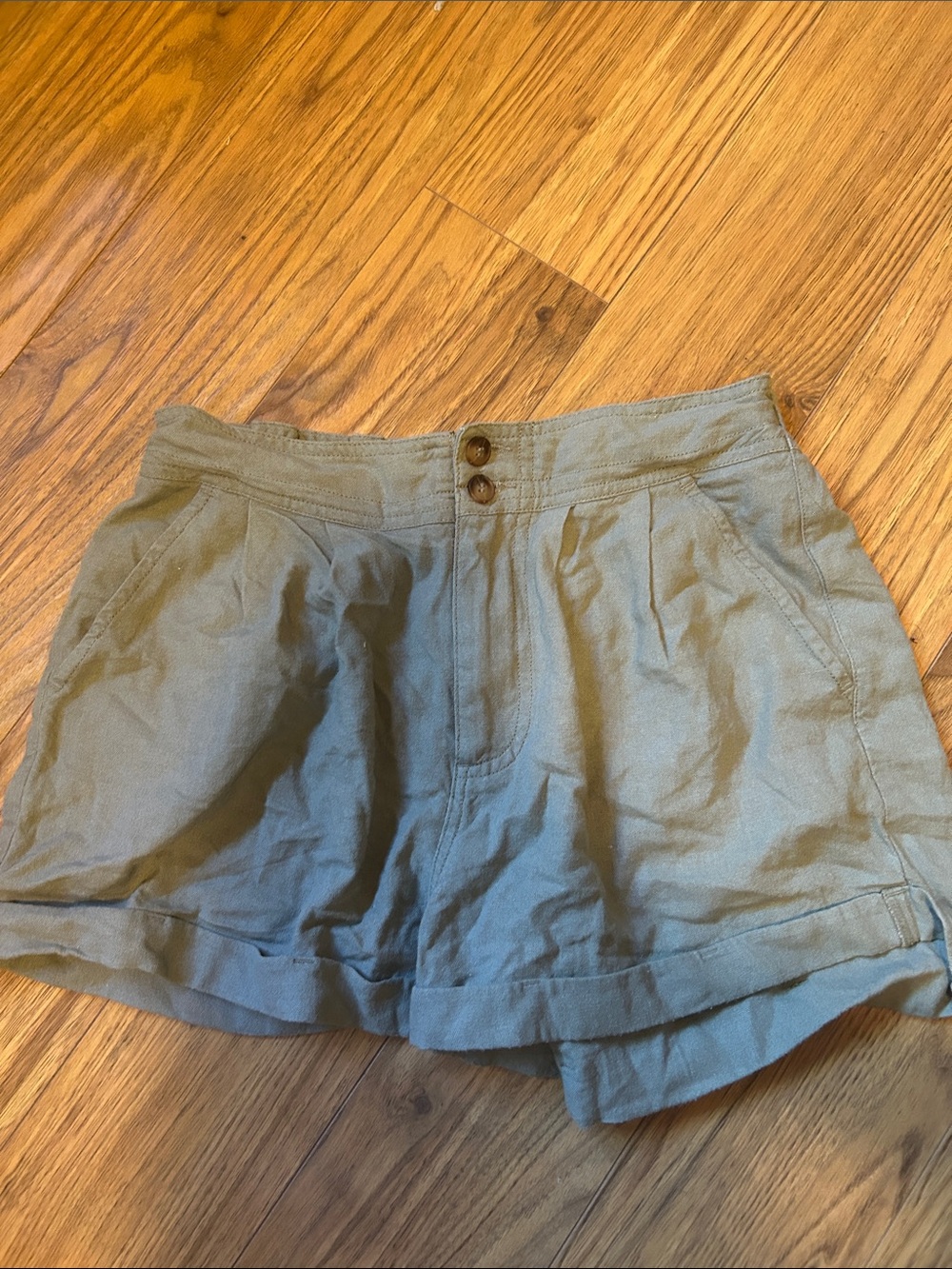 Olive Women's Linen Blend Shorts